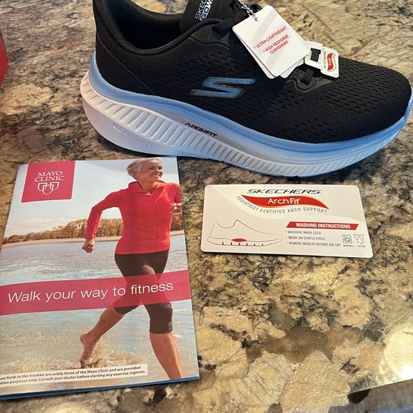 Skechers Women’s Black Walking Shoes - Picture 6 of 6